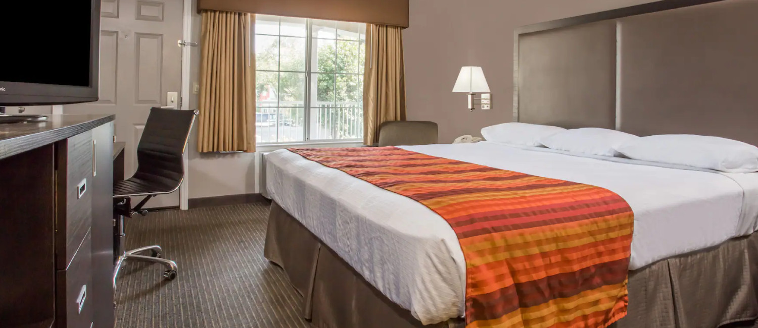 TAKE A CLOSER LOOK TO SEE WHY YOU NEED TO BOOK YOUR STAY AT Signature Inn Mountain View