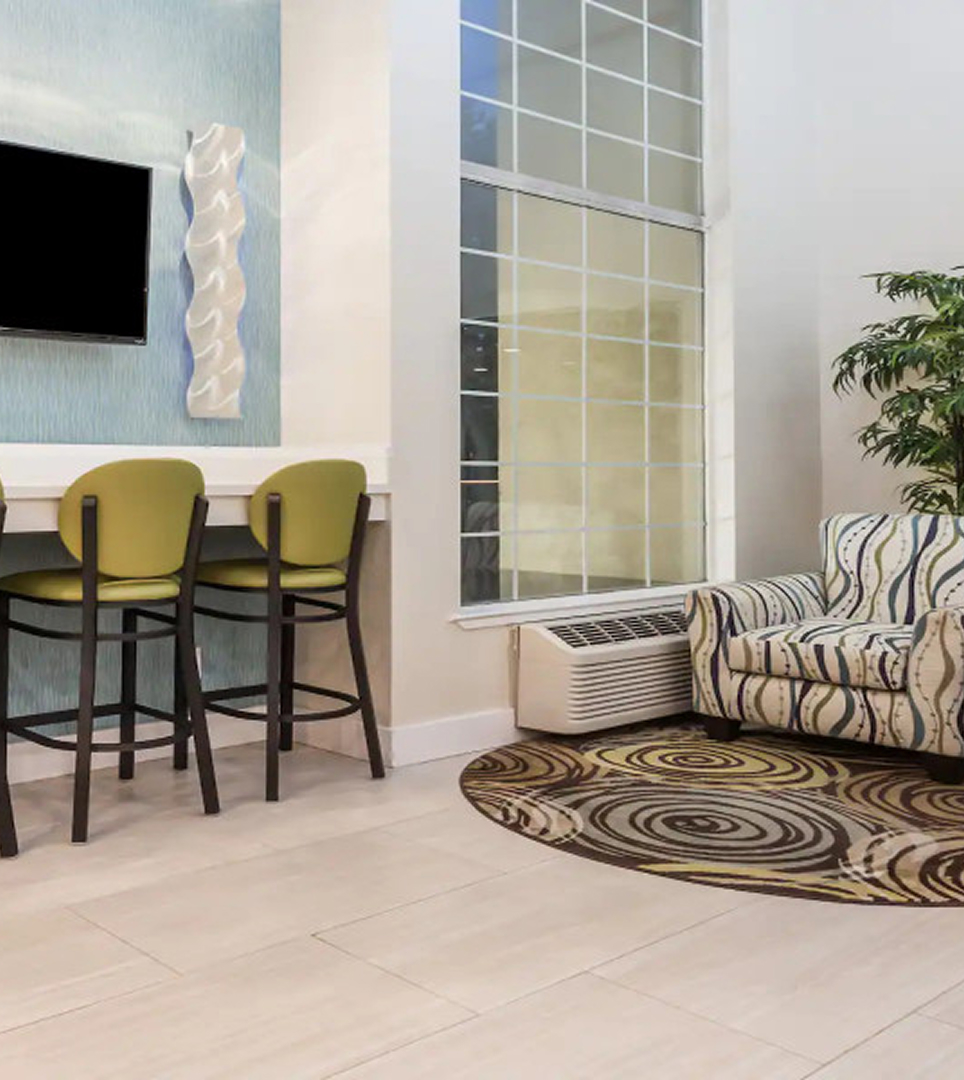 GUESTS OF Signature Inn Mountain View ENJOY A HOST OF ON-SITE AMENITIES AND GUEST SERVICES
